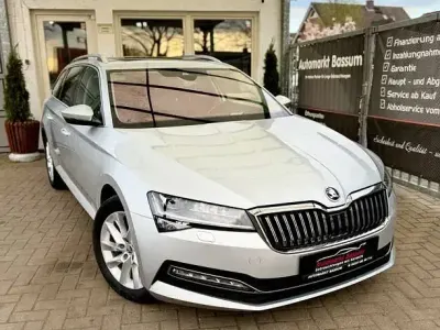 Gebraucht Skoda Superb Premium Edition 150 PS (110 kW) 2020 Stribrna brilliant/ brilliants Kombi