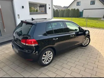 Gebraucht VW Fox 102 PS (75 kW) 2010 Schwarz Kleinwagen