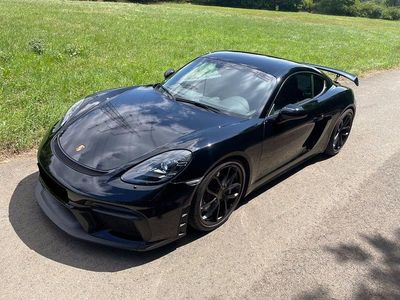 Porsche Cayman GT4