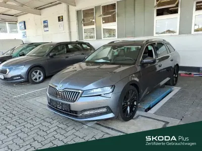 Gebraucht Skoda Superb Premium Edition 200 PS (147 kW) 2023 Graphitegrau metallic (metallic) Kombi