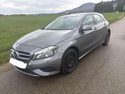 Gebraucht Mercedes A180 Urban 122 PS (89 kW) 2015 Limousine