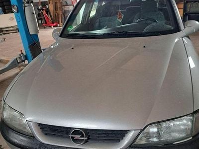 Gebraucht Opel Vectra Sport 136 PS (100 kW) 1997 Silber Coupé