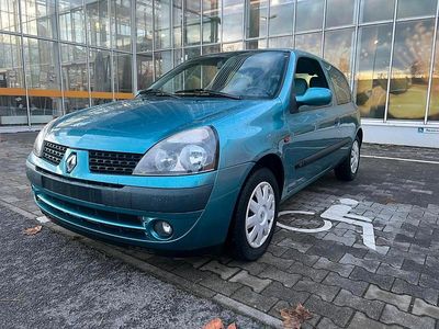 Gebraucht Renault Clio II 88 PS (64 kW) 2002 Blau Kleinwagen