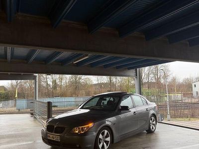 Gebraucht BMW 523 Advantage 177 PS (130 kW) 2006 Grau Limousine