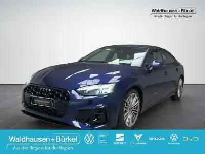 Gebraucht Audi A5 Sportback Competition 204 PS (150 kW) 2023 Navarrablau (metallic) Kleinwagen