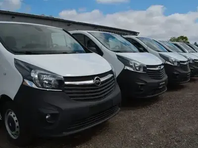 Gebraucht Opel Vivaro-e Combi 121 PS (88 kW) 2020 Casablancaweiss/glacier/arctic Van / Kleinbus