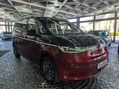 Usado VW Multivan Life 150 HP (110 kW) 2023 Vermelho Monovolume