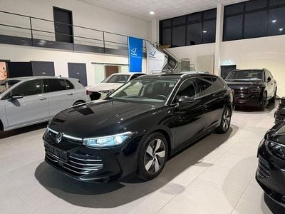 Gebraucht VW Passat Elegance 150 PS (110 kW) 2025 Schwarz Kombi