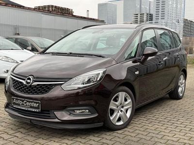 Braun Gebraucht 2017 Opel Zafira Edition Van / Kleinbus | 8.450 € (Fairer Preis)