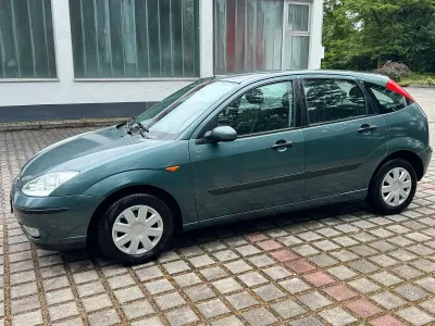 Gebraucht Ford Focus 2003 Grau Kleinwagen