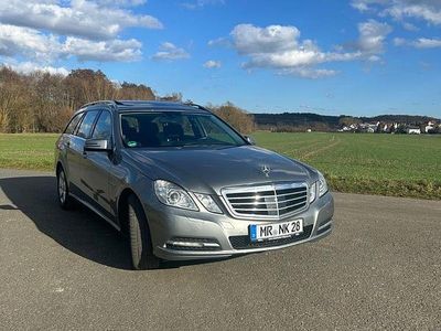 Gebraucht Mercedes E250 204 PS (150 kW) 2010 Grau Kombi