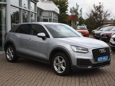 Silber Gebraucht 2017 Audi Q2 Comfort SUV | 15.950 € (Guter Preis)