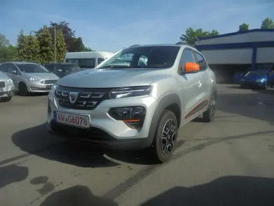 Gebraucht Dacia Spring Comfort Plus 33 kW (45 PS) 2012 Diamantsilbergrau Kleinwagen