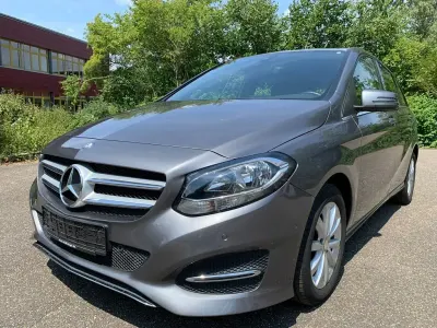 Gebraucht Mercedes B180 109 PS (80 kW) 2015 Grau Kleinwagen