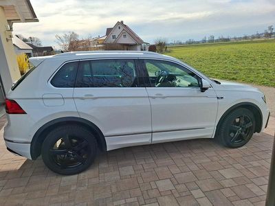 Second-hand VW Tiguan R-line 239 CP (175 kW) 2017 Alb SUV