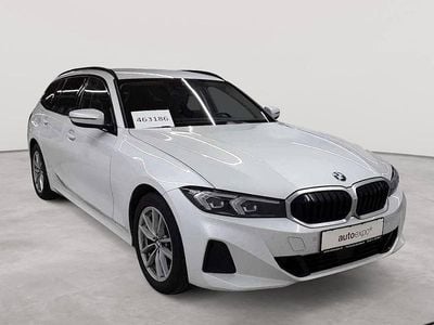 Mineralweiß metallic Gebraucht 2022 BMW 320 Sport Line Kombi | 19.590 € (Guter Preis)