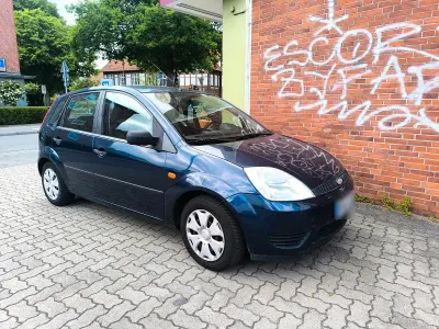 Gebraucht Ford Fiesta Trend 69 PS (50 kW) 2005 Blau Kleinwagen