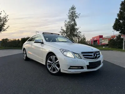Gebraucht Mercedes E220 170 PS (125 kW) 2012 Weiß Coupé