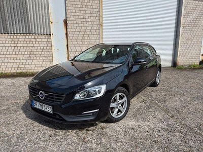 Gebraucht Volvo V60 150 PS (110 kW) 2016 Schwarz Kombi