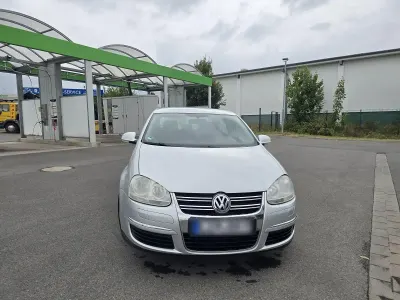 Gebraucht VW Jetta 105 PS (77 kW) 2007 Silber Limousine