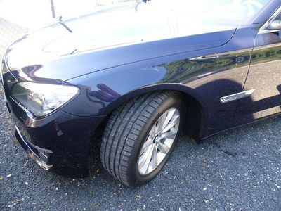 BMW 750