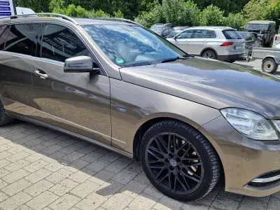 Gebraucht Mercedes E250 Avantgarde 204 PS (150 kW) 2010 Kombi