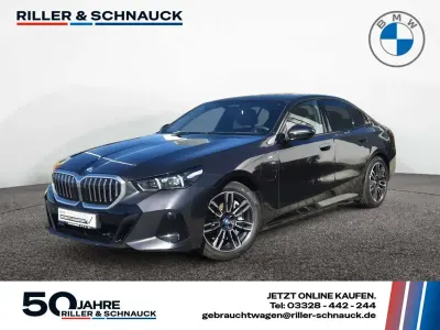Usata BMW 550e M Sport 490 CV (360 kW) 2024 Grigio Berlina
