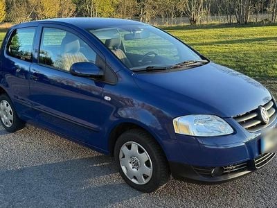 Second-hand VW Fox 75 CP (55 kW) 2005 Albastru Hatchback