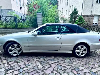 Gebraucht Mercedes CLK230 197 PS (144 kW) 2003 Silber Cabrio