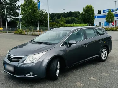 Gebraucht Toyota Avensis 126 PS (92 kW) 2011 Grau Kombi