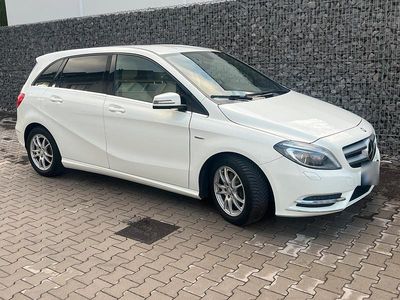 Usata Mercedes B200 Sport 156 CV (114 kW) 2012 Bianco Monovolume