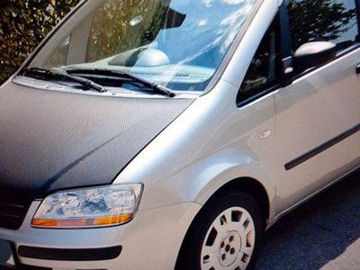Second-hand Fiat Idea 95 CP (69 kW) 2004 Argintiu Monovolum