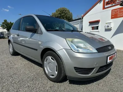 Gebraucht Ford Fiesta Futura 69 PS (50 kW) 2005 Polarsilber metallic Kleinwagen