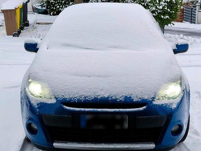 Gebraucht Renault Clio II 105 PS (77 kW) 2011 Blau Kleinwagen