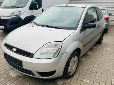 Occasion Ford Fiesta 60 ch (44 kW) 2005 Argent Citadine