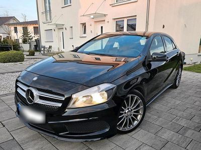 Gebraucht Mercedes A180 Sport 122 PS (89 kW) 2014 Schwarz Limousine