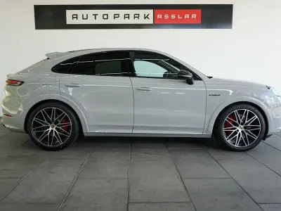 Gebraucht Porsche Cayenne Black Edition 519 PS (381 kW) 2026 Kreide SUV
