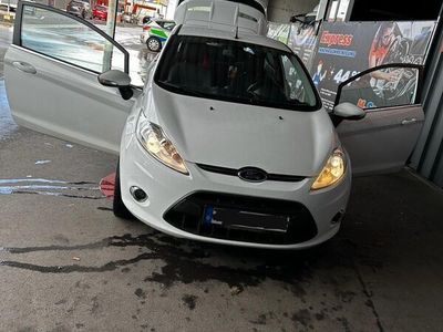 gebraucht Ford Fiesta 1,4 titanium