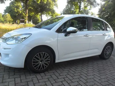 Gebraucht Citroën C3 SELECTION 68 PS (50 kW) 2013 Weiß Limousine