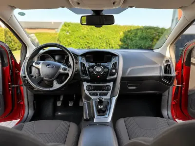 Gebraucht Ford Focus Titanium 120 PS (88 kW) 2013 Rot Kombi