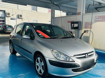 Silber Gebraucht 2001 Peugeot 307 Limousine | 2.800 € (Teuer)