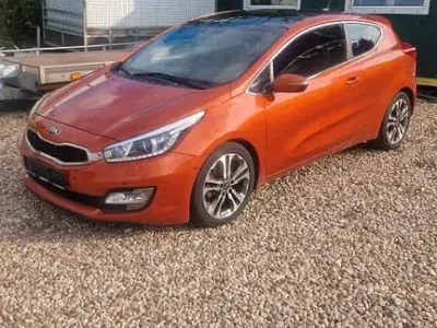 Gebraucht Kia ProCeed 135 PS (99 kW) 2013 Orange Kleinwagen