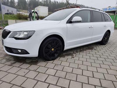 Gebraucht Skoda Superb LAURIN & KLEMENT 140 PS (102 kW) 2015 Weiß Limousine