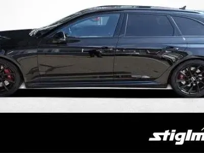 Gebraucht Audi RS4 Sport 450 PS (330 kW) 2023 Mythosschwarz metallic Kombi