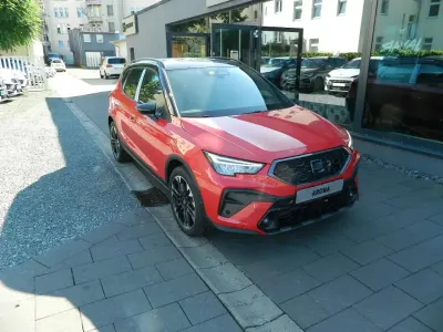 Neu Seat Arona Black Edition 116 PS (85 kW) 2026 Liminal rot met /dach schwarz SUV