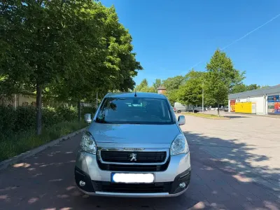 Gebraucht Peugeot Partner 120 PS (88 kW) 2018 Silber Van / Kleinbus