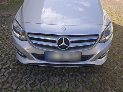 Gebraucht Mercedes B180 122 PS (89 kW) 2015 Silber Van / Kleinbus