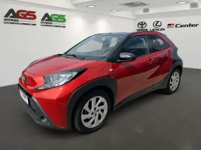 Gebraucht Toyota Aygo X Pulse 72 PS (52 kW) 2022 Rot SUV
