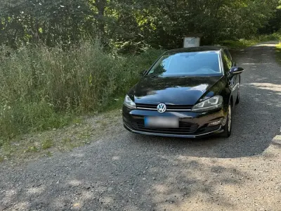 Gebraucht VW Golf VII LOUNGE 110 PS (80 kW) 2016 Schwarz Limousine