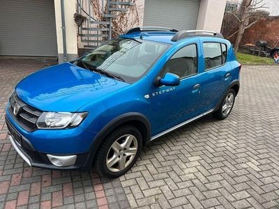 Usata Dacia Sandero Stepway 90 CV (66 kW) 2013 Blu Berlina